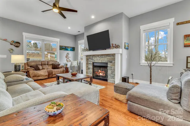 $650,000 | 14 Cider Hl Lane, Hendersonville, NC 28792