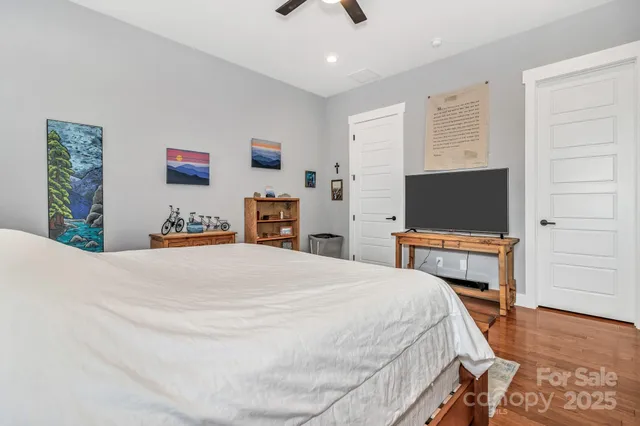 $650,000 | 14 Cider Hl Lane, Hendersonville, NC 28792