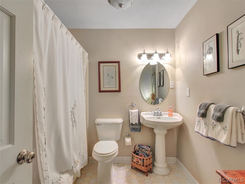 2370 Three Bridge Road Powhatan, VA 23139 - Photo 19 of 45 Gallery Image 19