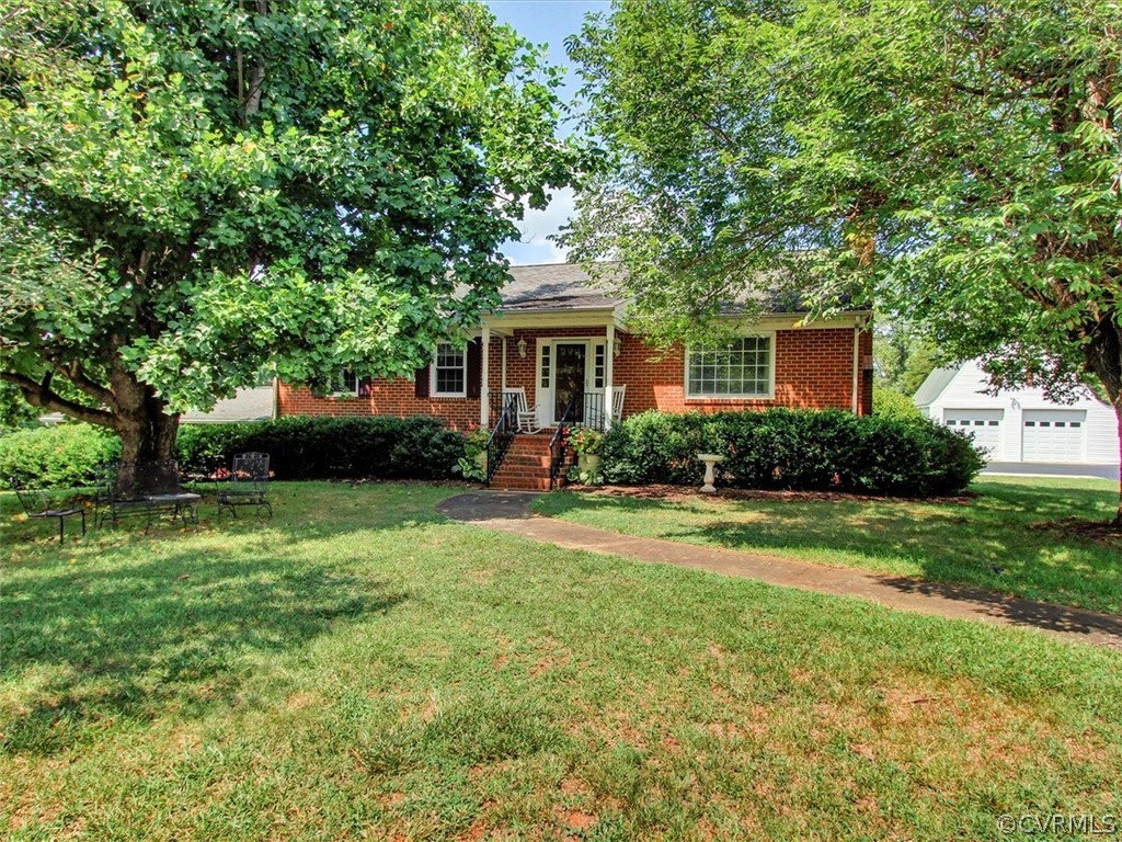 2370 Three Bridge Road Powhatan, VA 23139 - Photo 2 of 45 Gallery Image 2