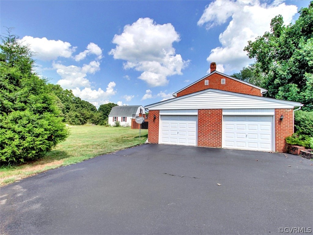 2370 Three Bridge Road Powhatan, VA 23139 - Photo 39 of 45 Gallery Image 39