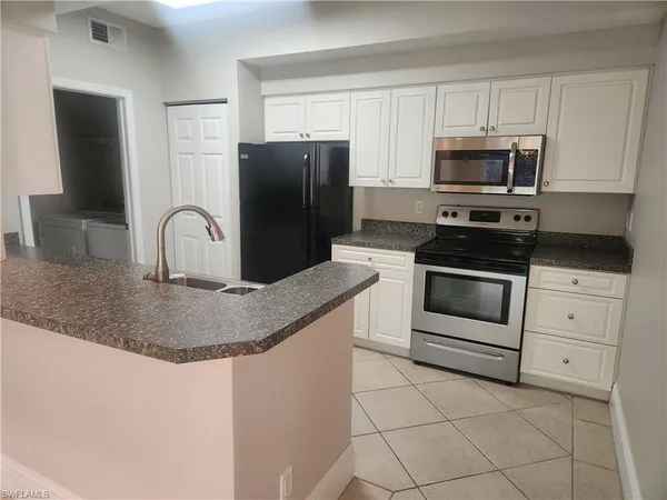 $2,750 | 4680 St Croix Lane, Unit 512, Naples, FL 34109