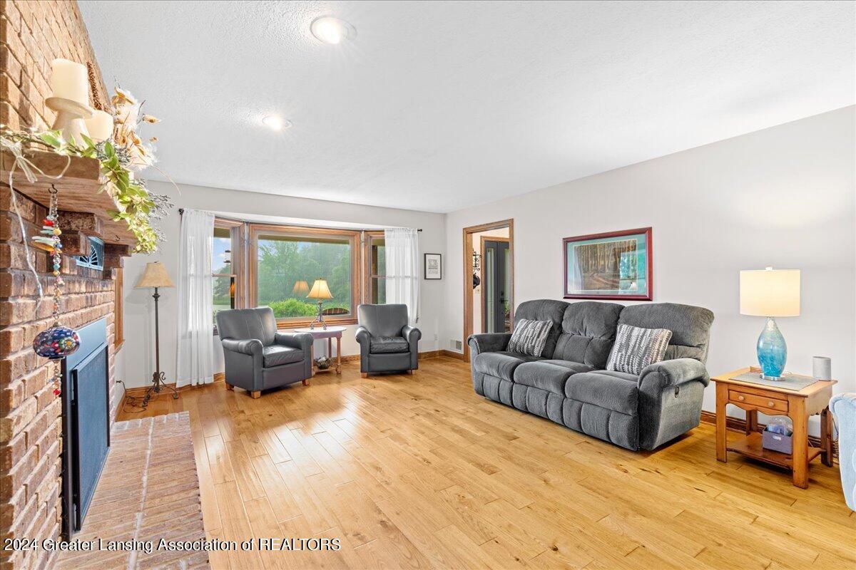 1680 West Chadwick Road Dewitt, MI 48820 - Photo 14 of 55 16-Media Jett - 22