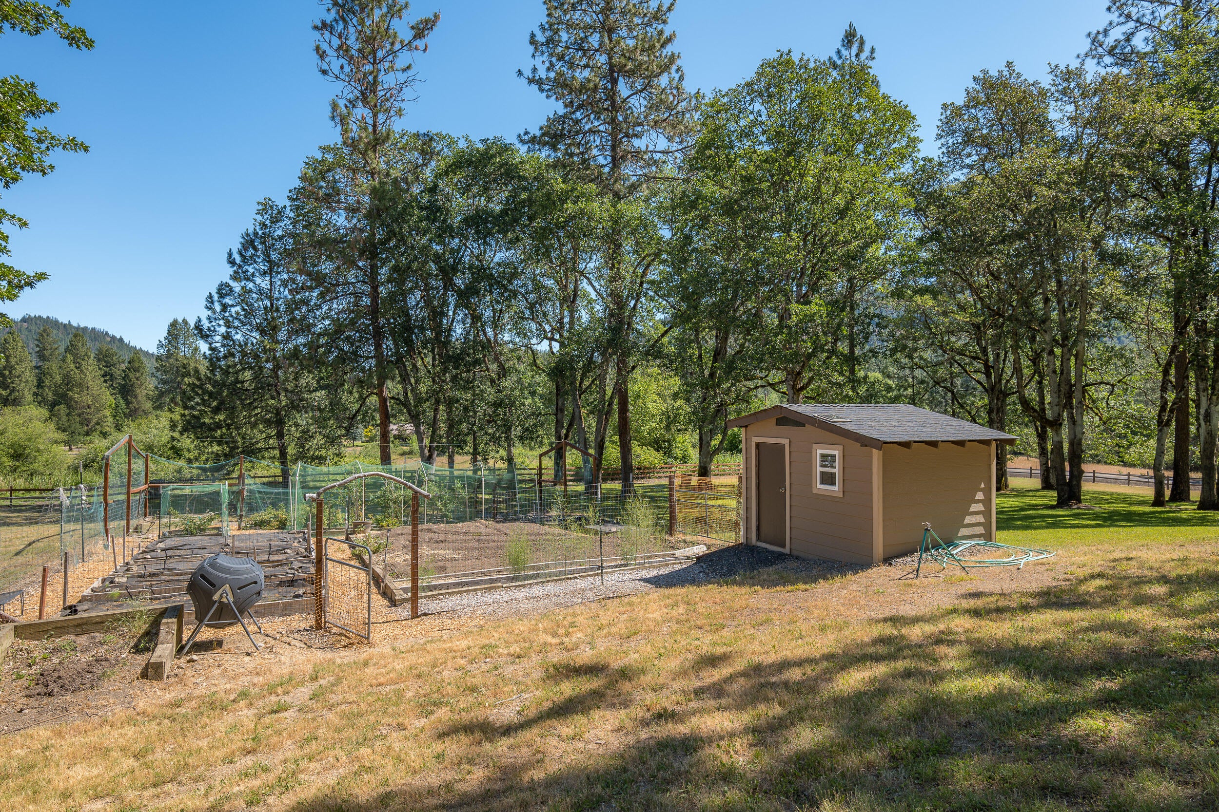 6635 Crowfoot Road Trail, OR 97541 - Photo 51 of 70 Fenced Garden Area