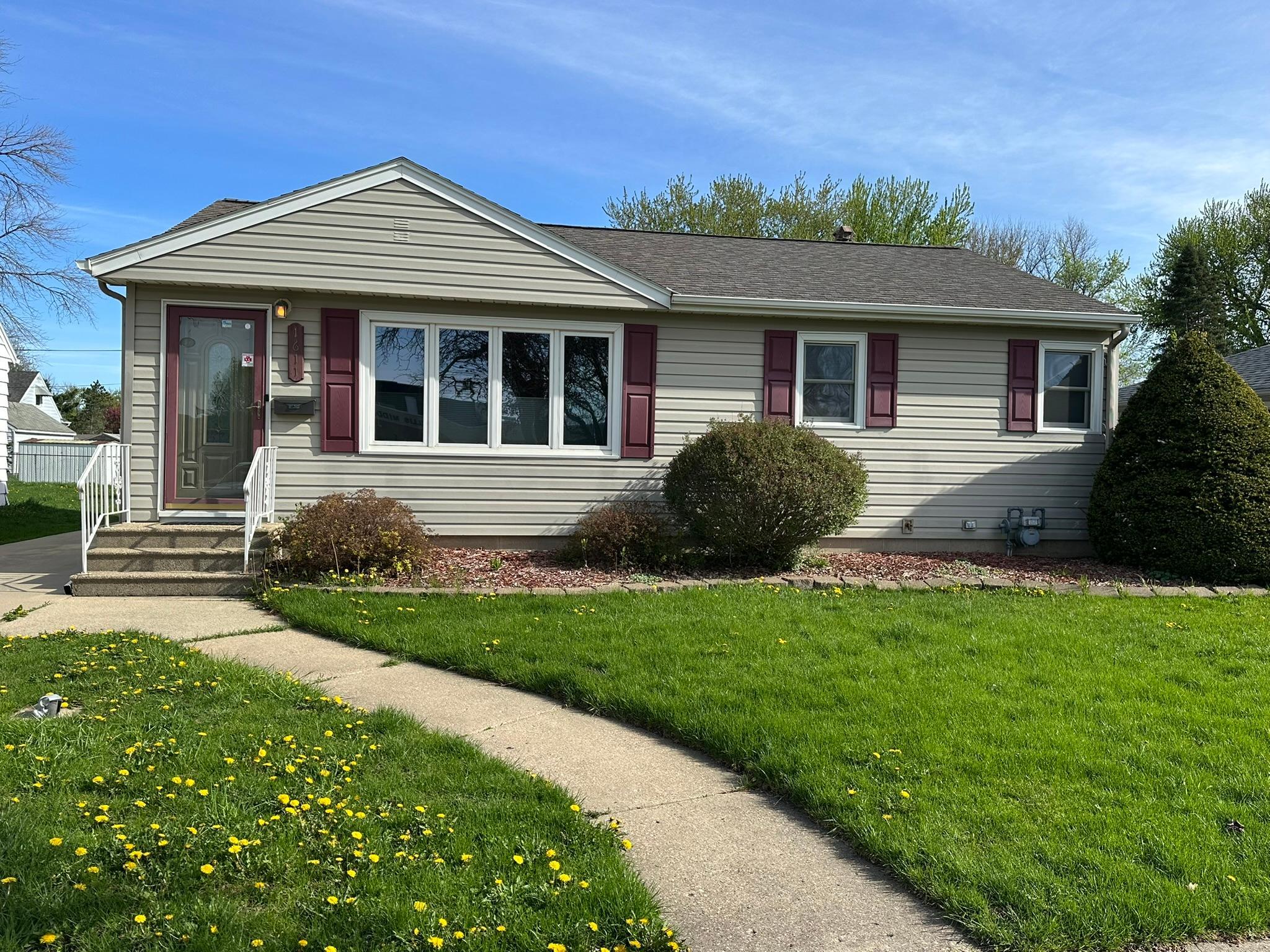 1611 4th Avenue Southeast Austin, MN 55912 - Photo 1 of 20