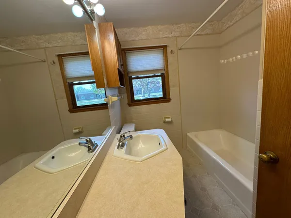 $192,000 | 1611 4th Avenue Southeast, Austin, MN 55912