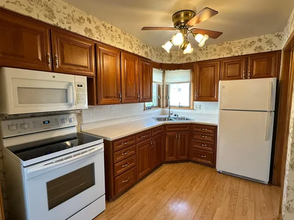 $192,000 | 1611 4th Avenue Southeast, Austin, MN 55912