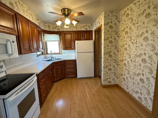 $192,000 | 1611 4th Avenue Southeast, Austin, MN 55912
