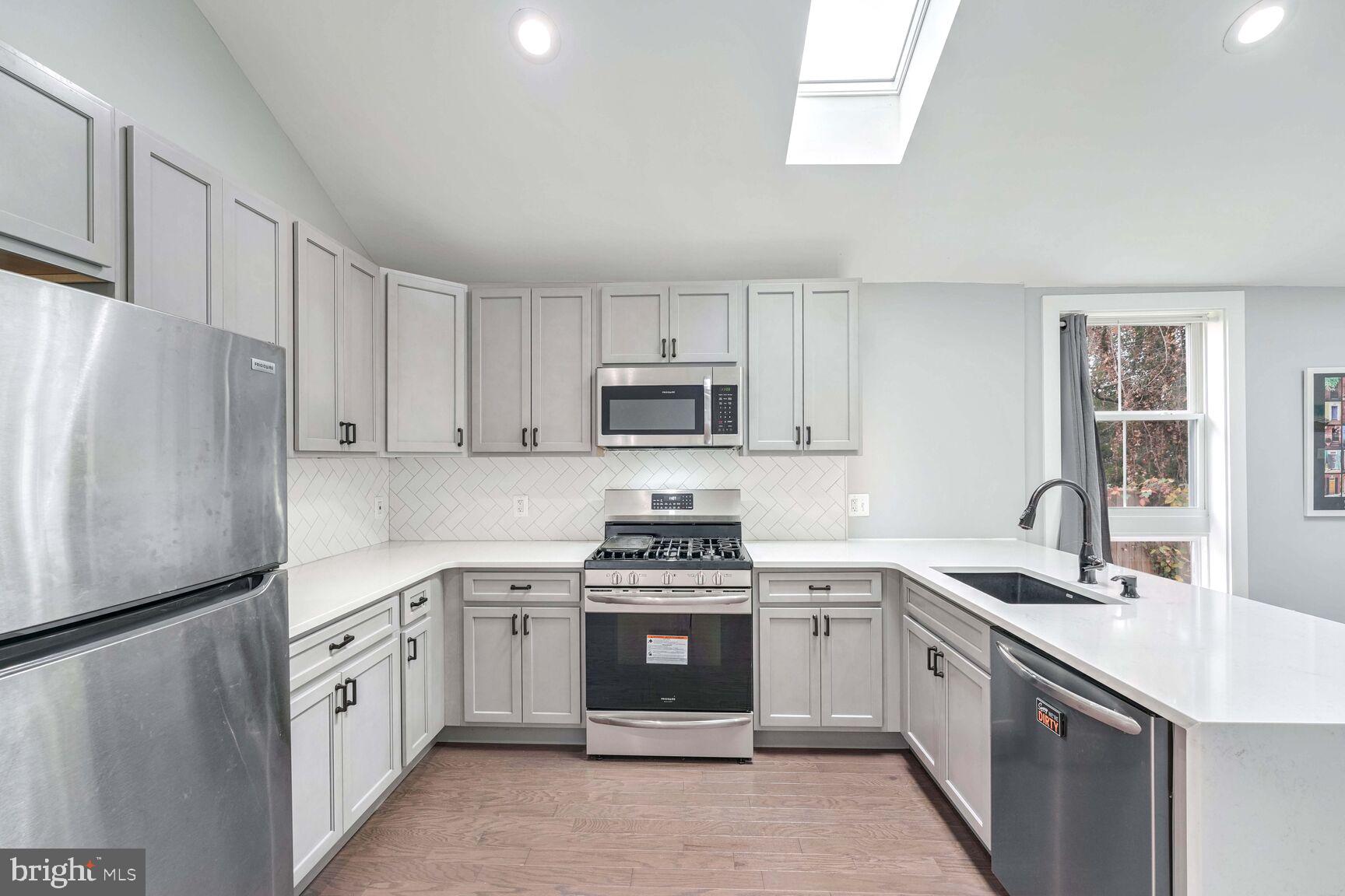 125 Chesapeake Street Southwest Washington, DC 20032 - Photo 4 of 23