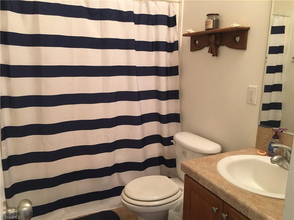 2089 Griffin Road Rural Hall, NC 27045 - Photo 15 of 30 Full bath