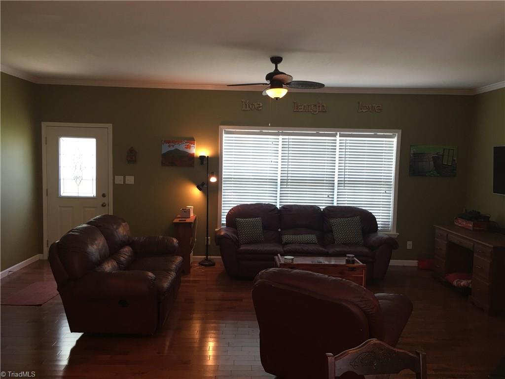 2089 Griffin Road Rural Hall, NC 27045 - Photo 9 of 30 Living Room