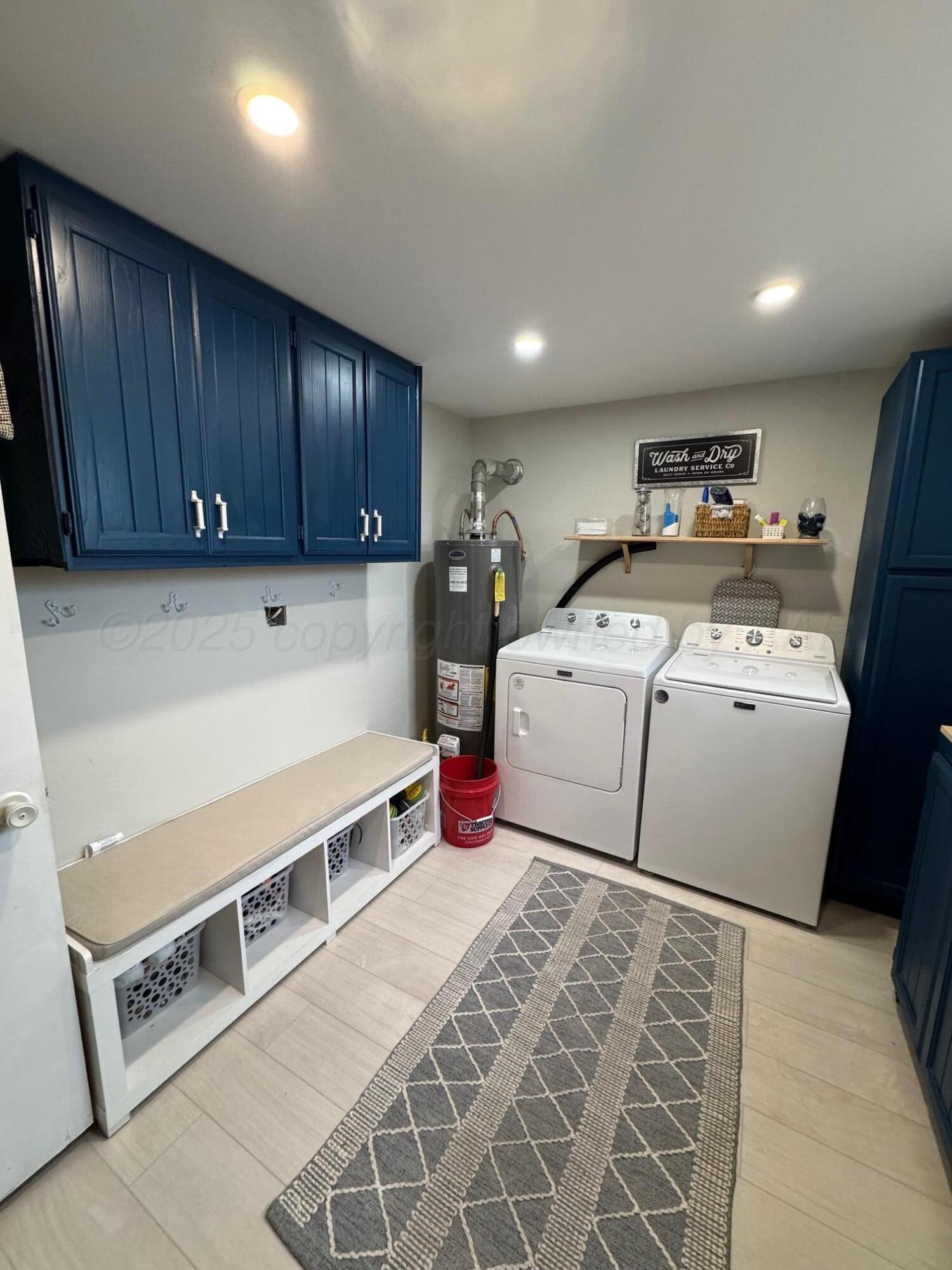 513 South Eton Street Perryton, TX 79070 - Photo 63 of 72 a utility room with washer and dryer