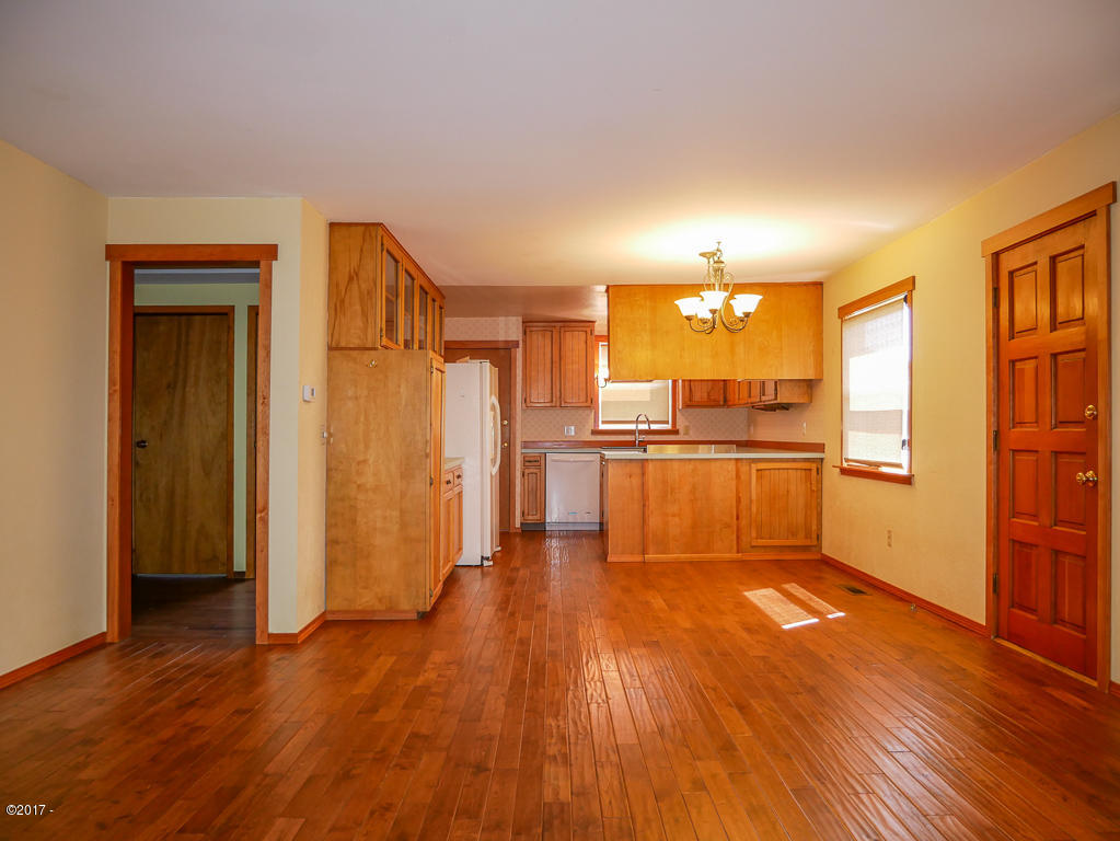 1037 Northwest Hurbert Street Newport, OR 97365 - Photo 3 of 37 Open Concept Living