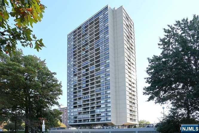 6 Horizon Road, Unit 1205 Fort Lee, NJ 07024 - Photo 34 of 45