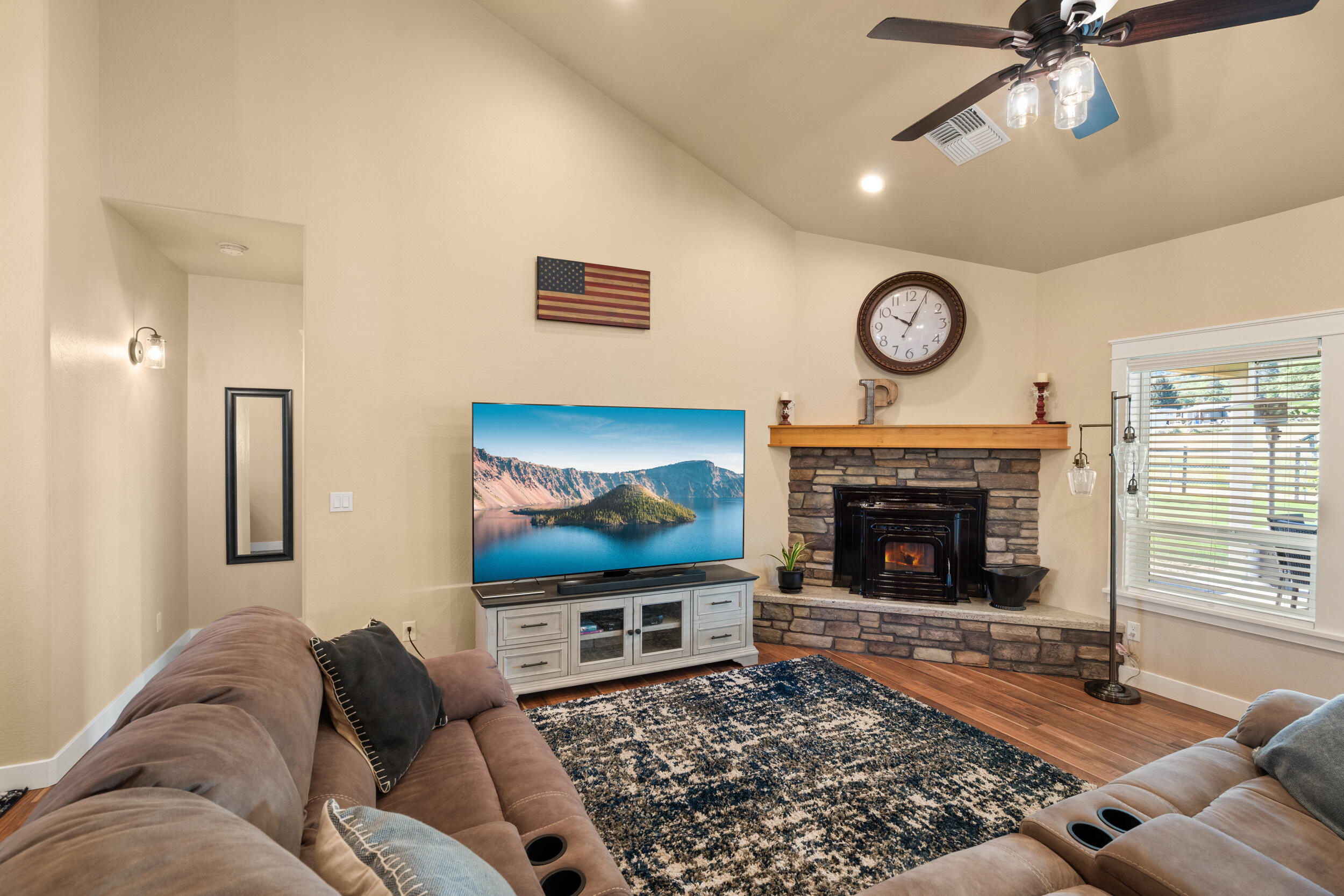 7765 Colonial Way Central Point, OR 97502 - Photo 11 of 50 Family Room from Kitchen