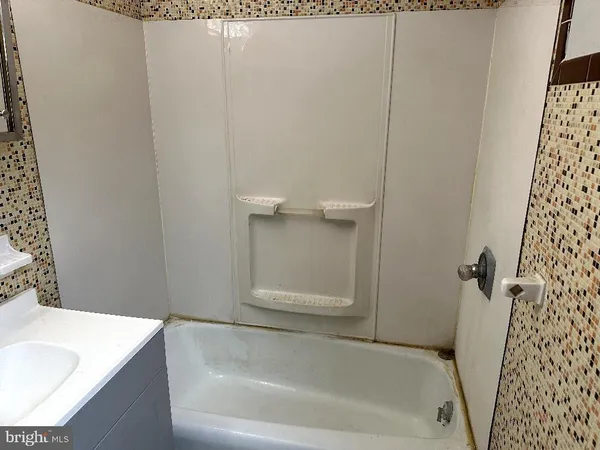 $1,195 | 17 South 2nd Street, Unit E, Quakertown, PA 18951