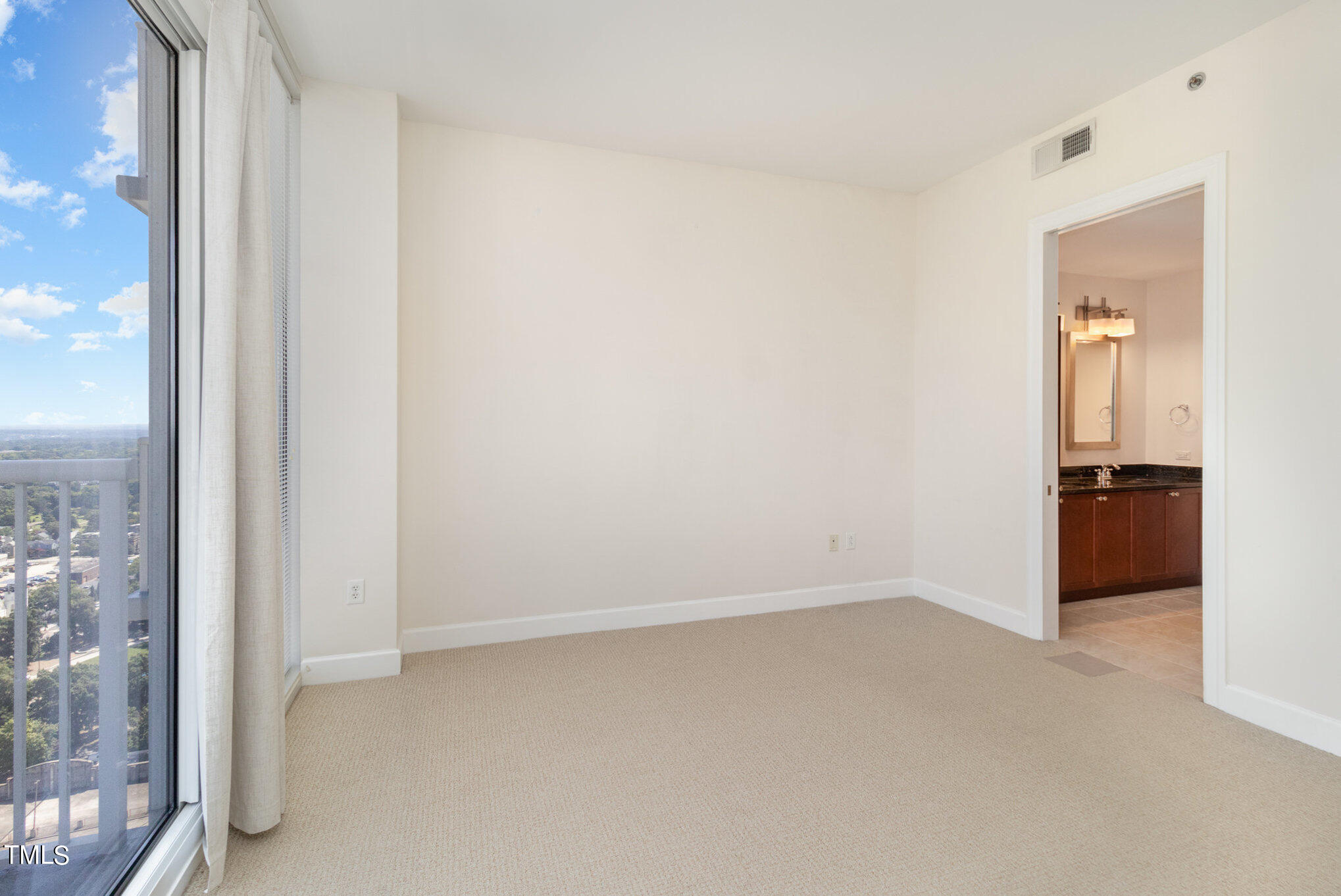 301 Fayetteville Street, Unit 2501 Raleigh, NC 27601 - Photo 13 of 33 Primary Bedroom