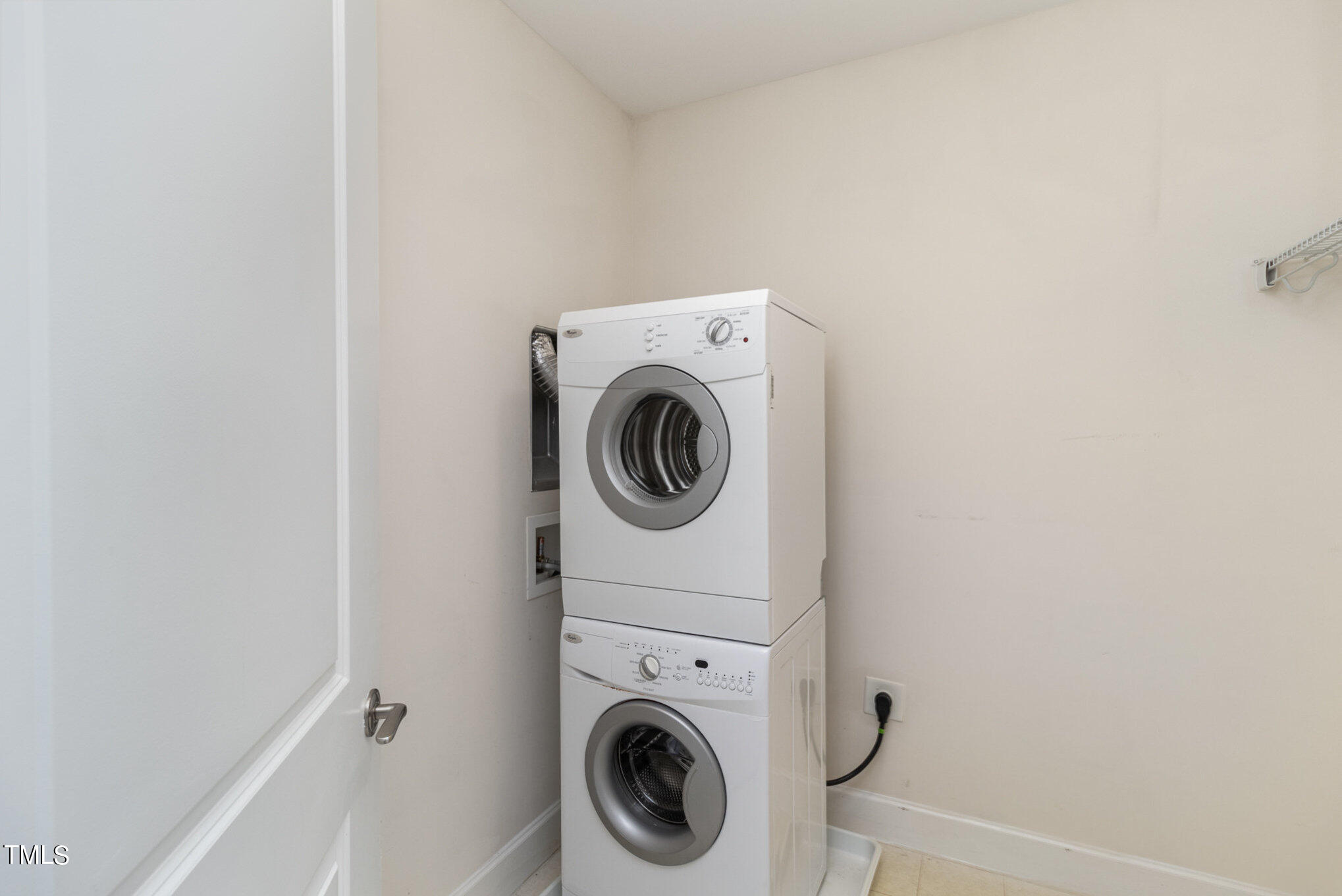 301 Fayetteville Street, Unit 2501 Raleigh, NC 27601 - Photo 21 of 33 Condo Laundry