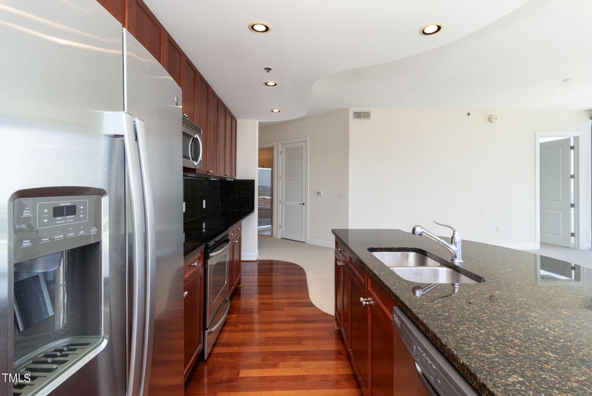 301 Fayetteville Street, Unit 2501 Raleigh, NC 27601 - Photo 10 of 33 010_img_8445-edit_81