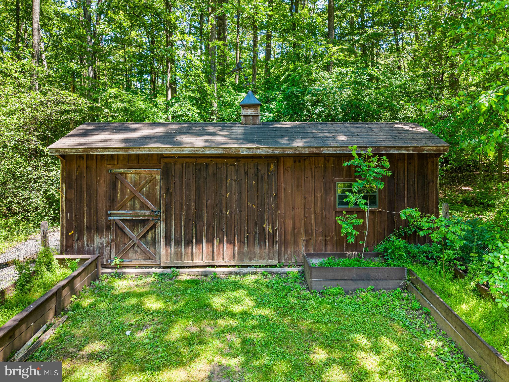 59 Hopewell Road Elverson, PA 19520 - Photo 39 of 50 2 Stall Horse Barn