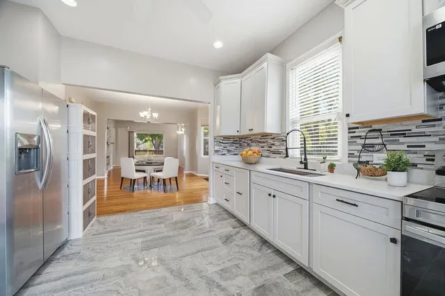 $2,300 | 11224 South Hermosa Avenue, Chicago, IL 60643