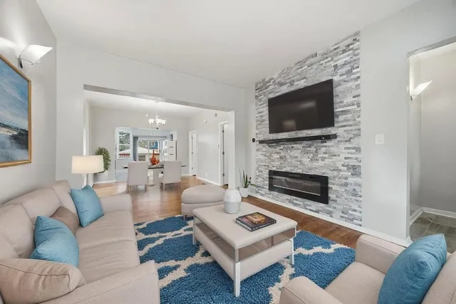 $2,300 | 11224 South Hermosa Avenue, Chicago, IL 60643