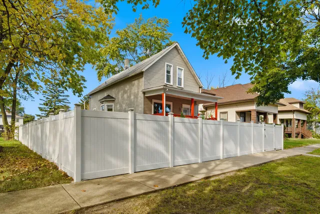 $2,300 | 11224 South Hermosa Avenue, Chicago, IL 60643