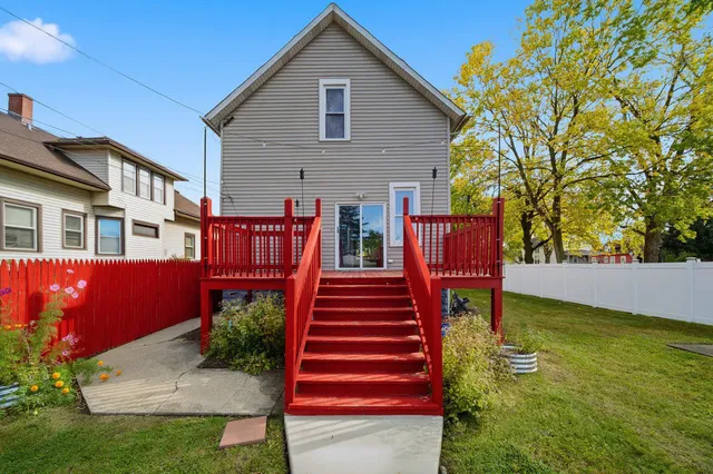 $2,300 | 11224 South Hermosa Avenue, Chicago, IL 60643