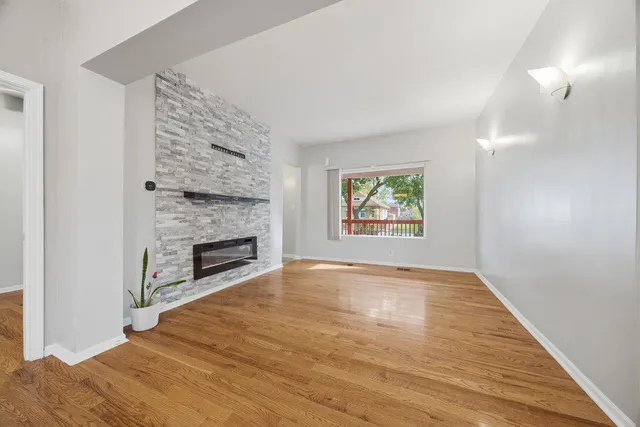 $2,300 | 11224 South Hermosa Avenue, Chicago, IL 60643