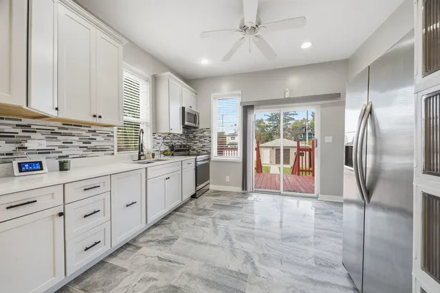 $2,300 | 11224 South Hermosa Avenue, Chicago, IL 60643