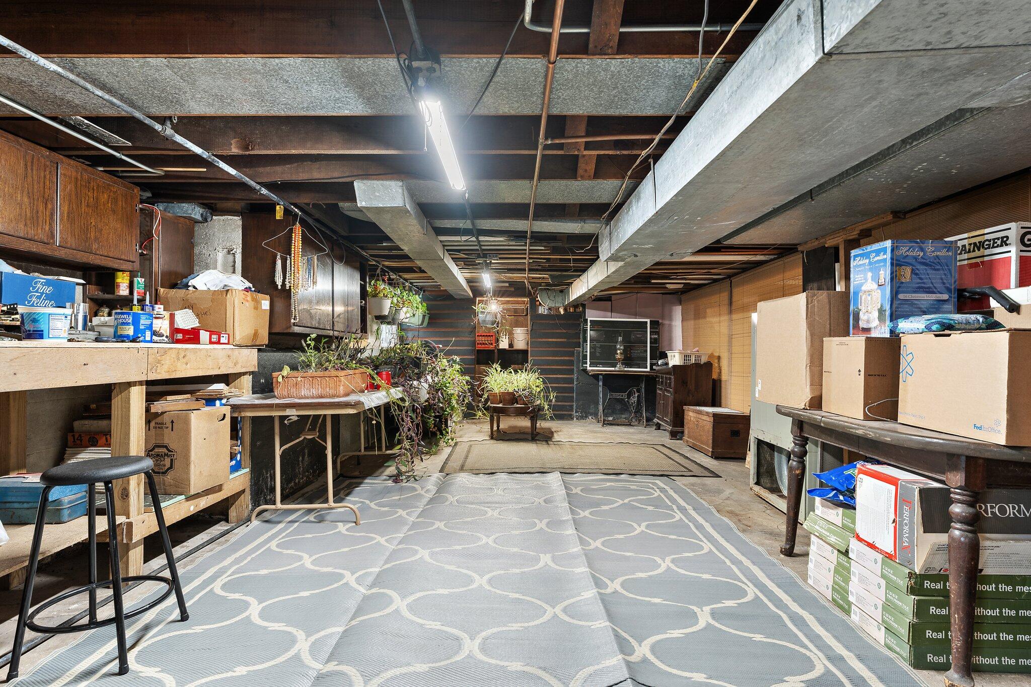 9107 Kleinman Road Highland, IN 46322 - Photo 20 of 22 2048x1365