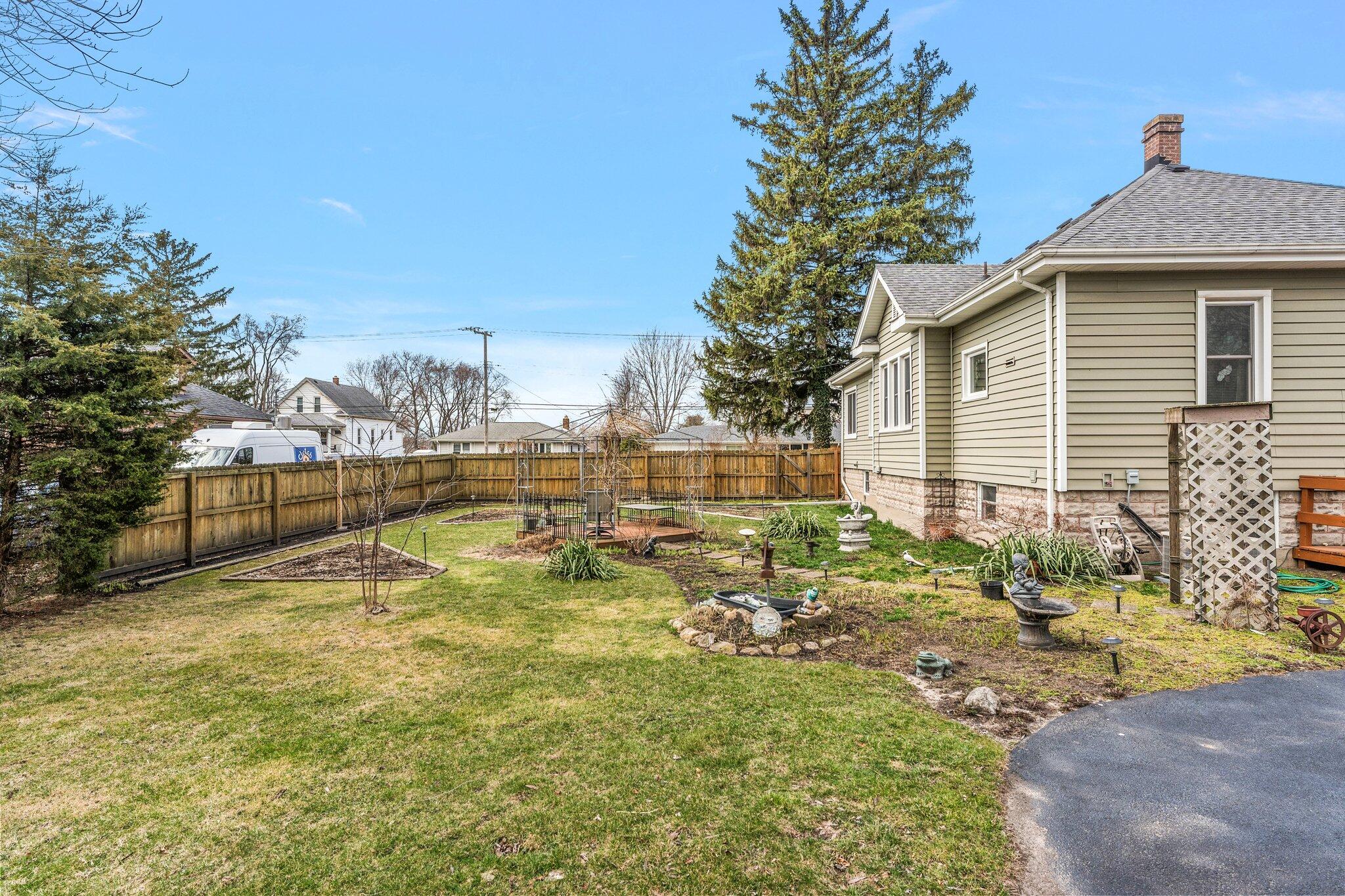 9107 Kleinman Road Highland, IN 46322 - Photo 21 of 22 2048x1365