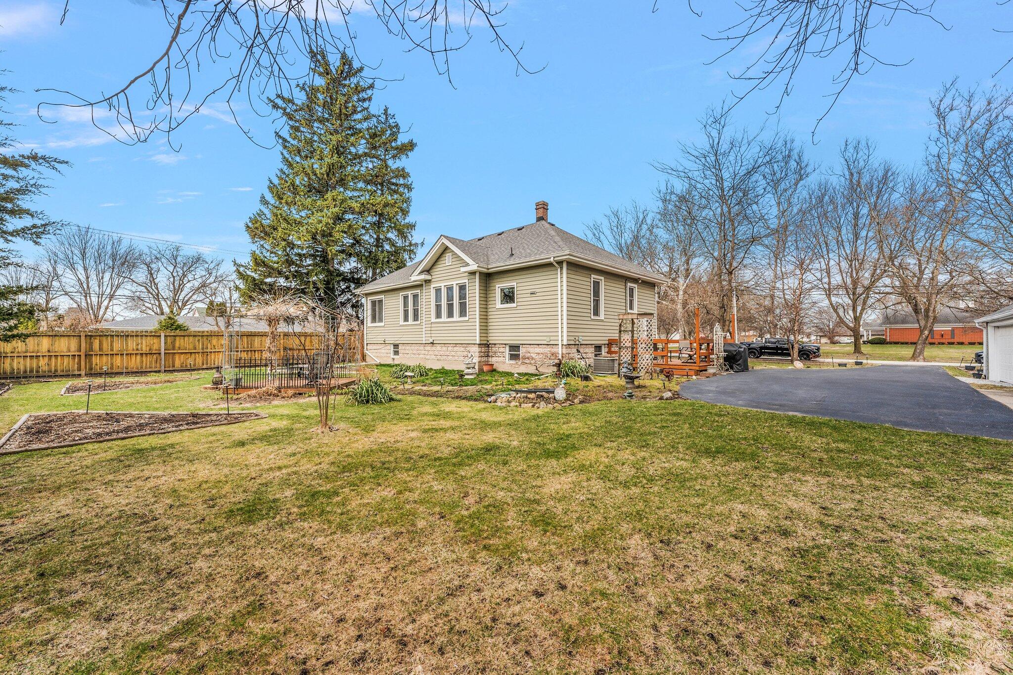 9107 Kleinman Road Highland, IN 46322 - Photo 22 of 22 2048x1365