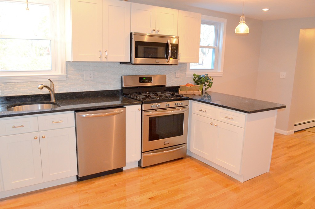 29 Gabriel Road Sharon, MA 02067 - Photo 3 of 18 Gallery Image 3