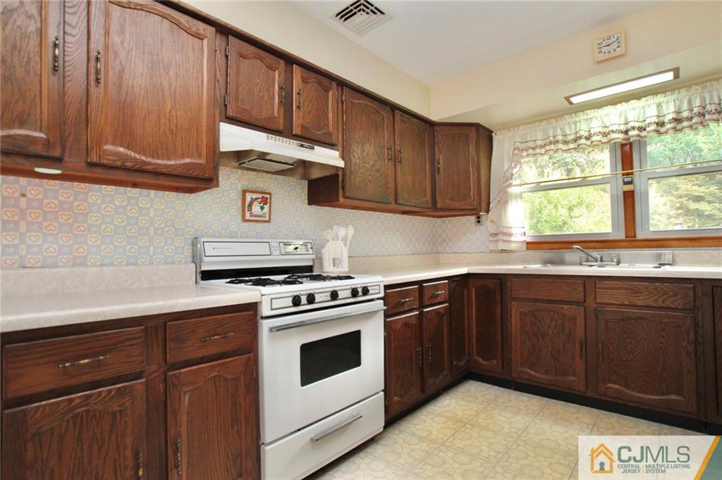 4 Prests Mill Road Old Bridge, NJ 08857 - Photo 3 of 17 Gallery Image 3