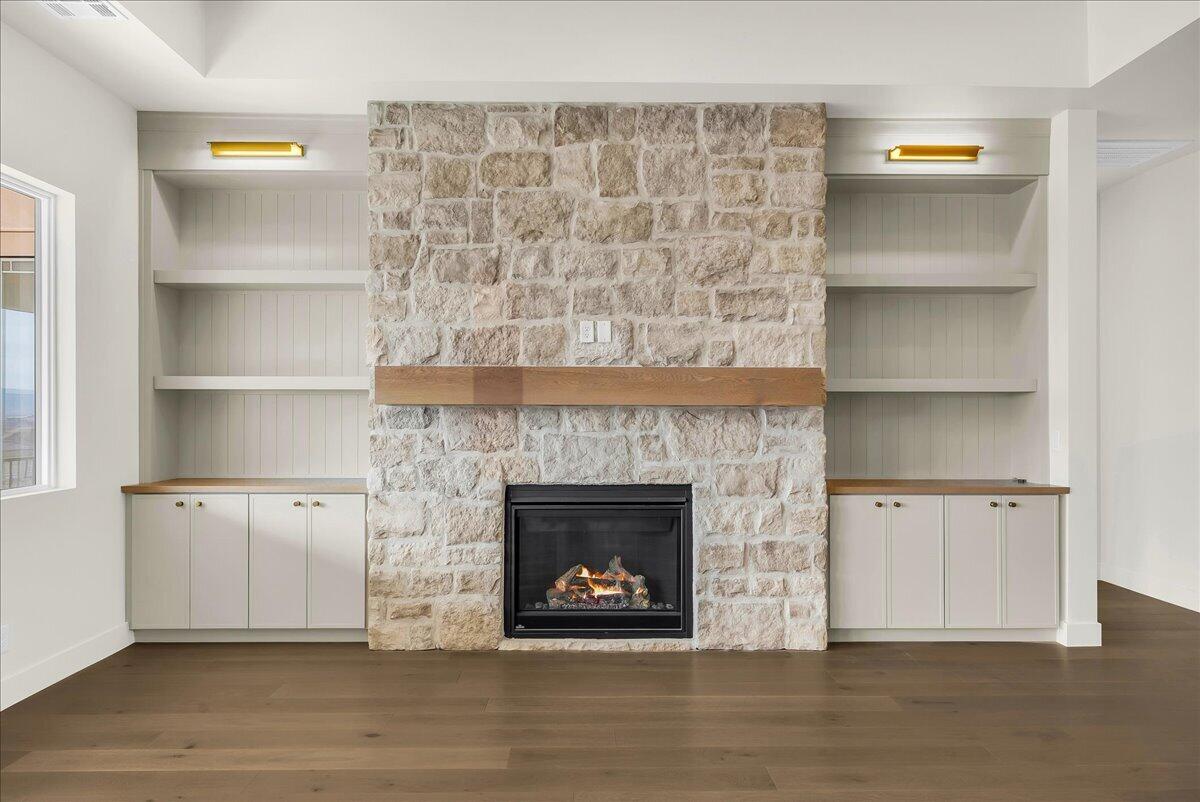 2072 South Pony Way Washington, UT 84780 - Photo 6 of 61 Living Room