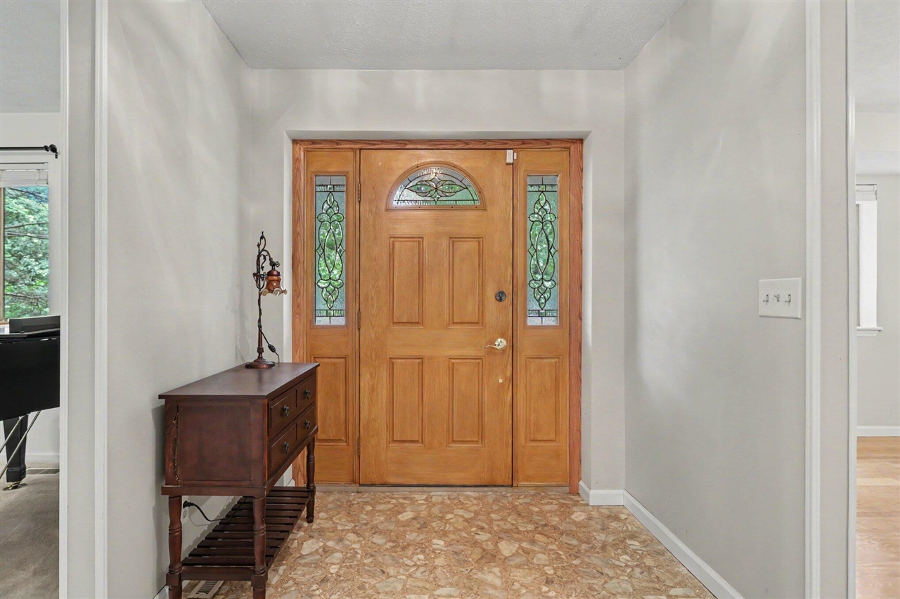 2985 West Kirby Road Battle Creek, MI 49017 - Photo 3 of 33