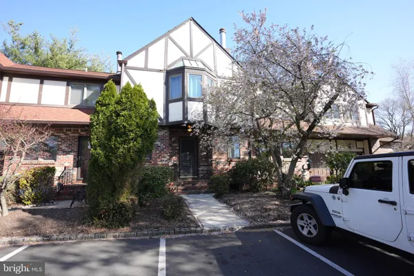 $310,000 | 5 Tudor Court, Ewing, NJ 08628