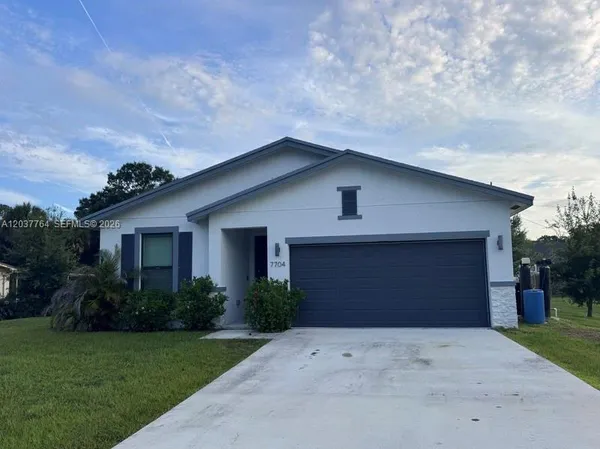 $2,500 | 7704 Pacific Avenue, Fort Pierce, FL 34951