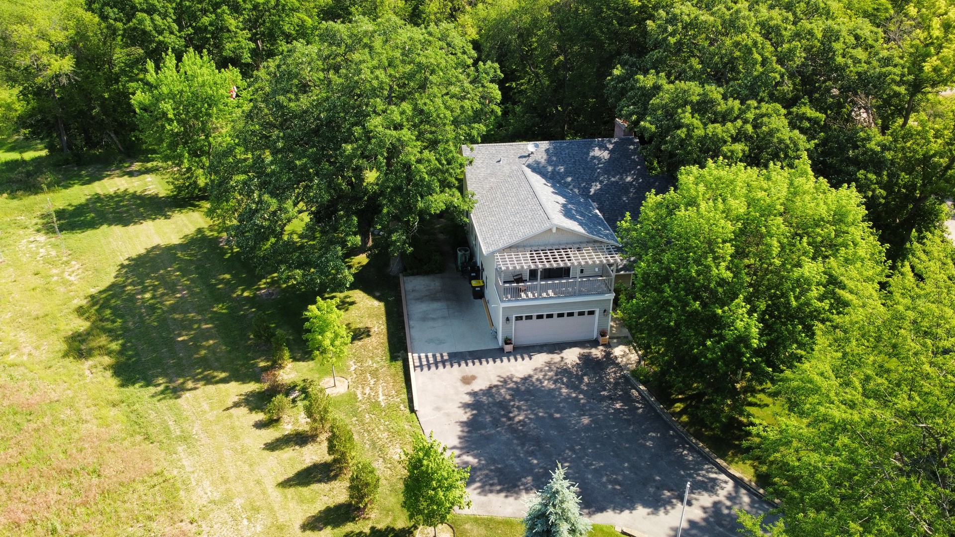 3814 May Lane Spring Grove, IL 60081 - Photo 13 of 18 a view of a yard