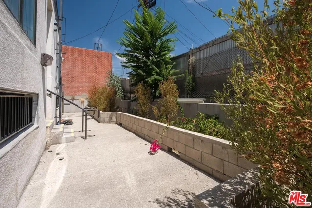 $5,800 | 2412 Eads Street, Unit 1, Los Angeles, CA 90031