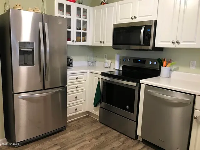 $1,600 | 4146 Breezewood Drive, Unit 202, Wilmington, NC 28412