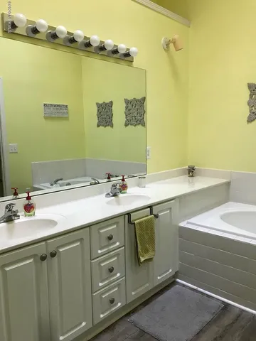 $1,600 | 4146 Breezewood Drive, Unit 202, Wilmington, NC 28412