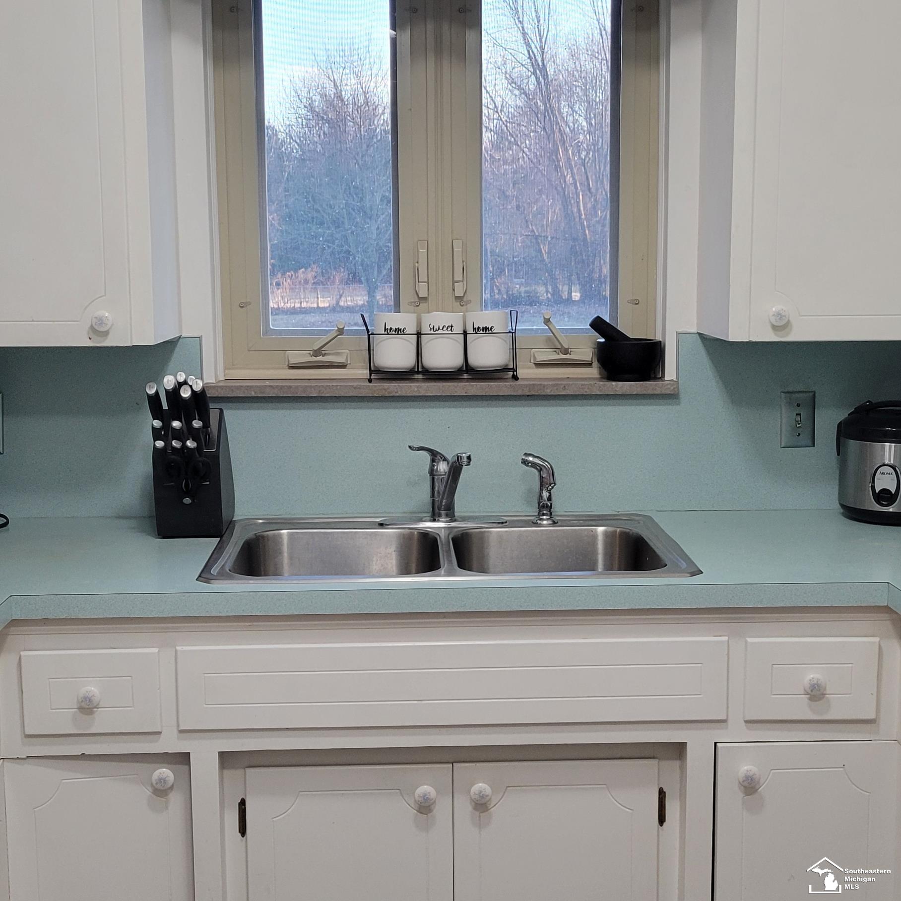 1349 Smith Road Temperance, MI 48182 - Photo 5 of 18