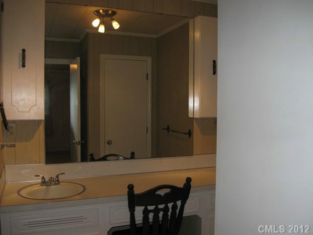 309 Randolph Road Dallas, NC 28034 - Photo 9 of 16 Gallery Image 9