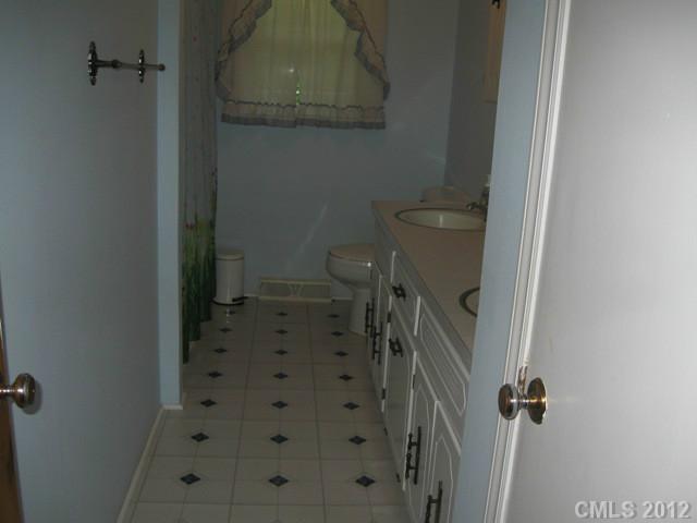 309 Randolph Road Dallas, NC 28034 - Photo 10 of 16 Gallery Image 10