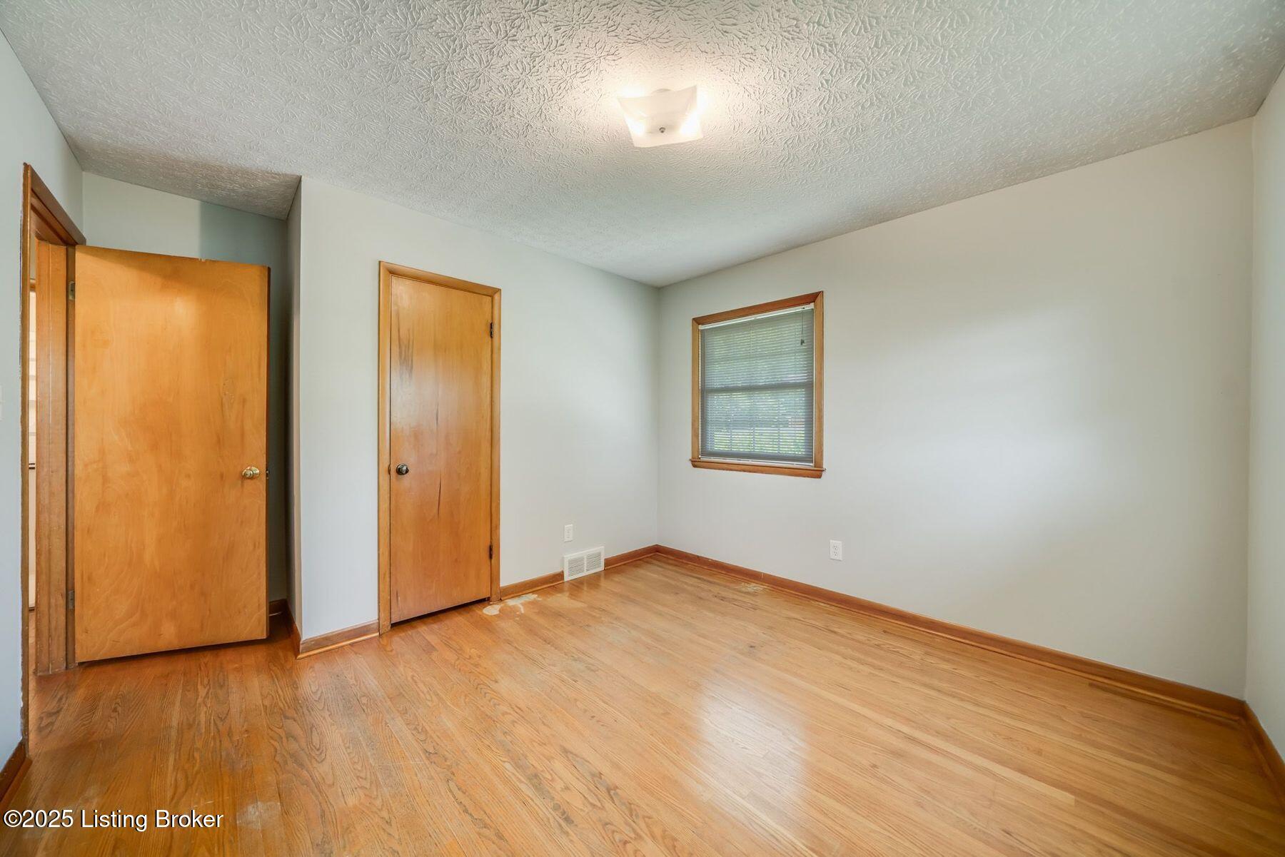 7608 Smyrna Road Louisville, KY 40228 - Photo 30 of 57 photo_online_029