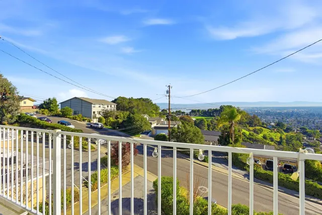$1,249,000 | 404 Portofino Drive, Unit 3, San Carlos, CA 94070