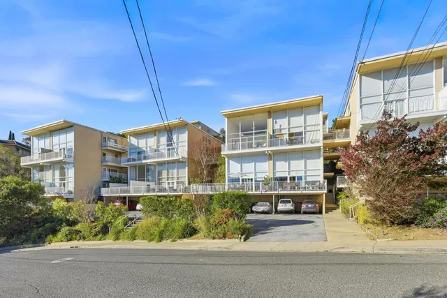 $1,249,000 | 404 Portofino Drive, Unit 3, San Carlos, CA 94070