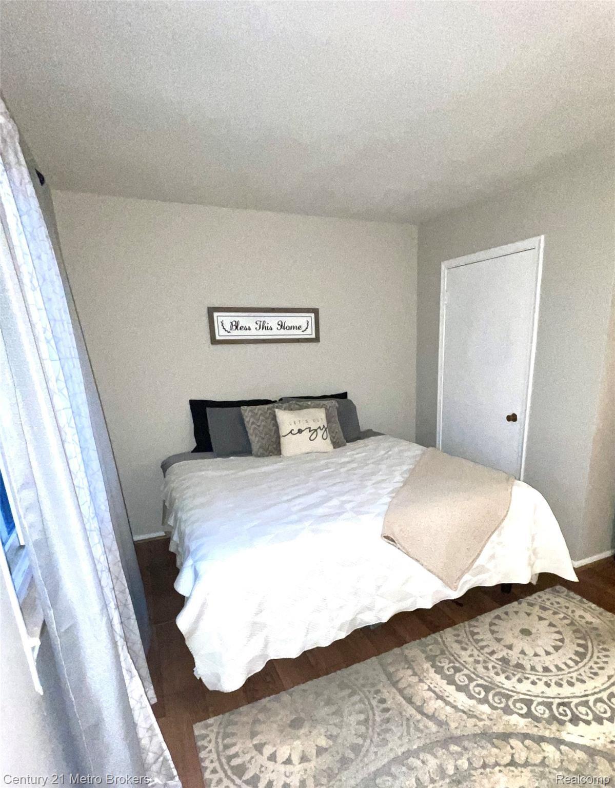 7011 Brewer Road Flint, MI 48507 - Photo 13 of 17 F046114C-ECAF-4E49-9CEB-38CD7FF7CBD4.jpeg